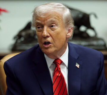 ترامب: مضيق هرمز تحت سيطرة أمريكية كاملة وإيران تخسر 500 مليون يوميًا