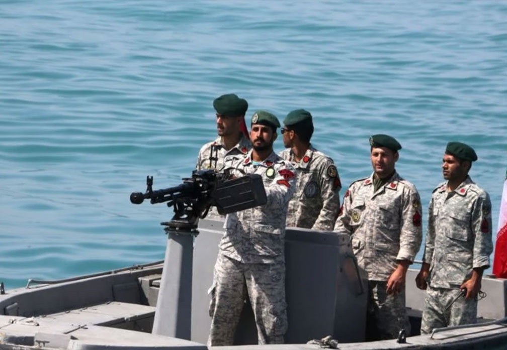 إيران تعلن السيطرة على سفن تجارية في مضيق هرمز وسط إجراءات عسكرية