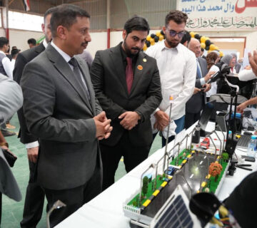 العامري يشيد بإبداعات الطلبة في معرض الذكاء الاصطناعي
