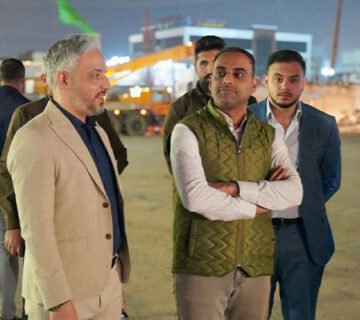 العامري يشرف على إزالة تجاوز في قضاء الزبير 