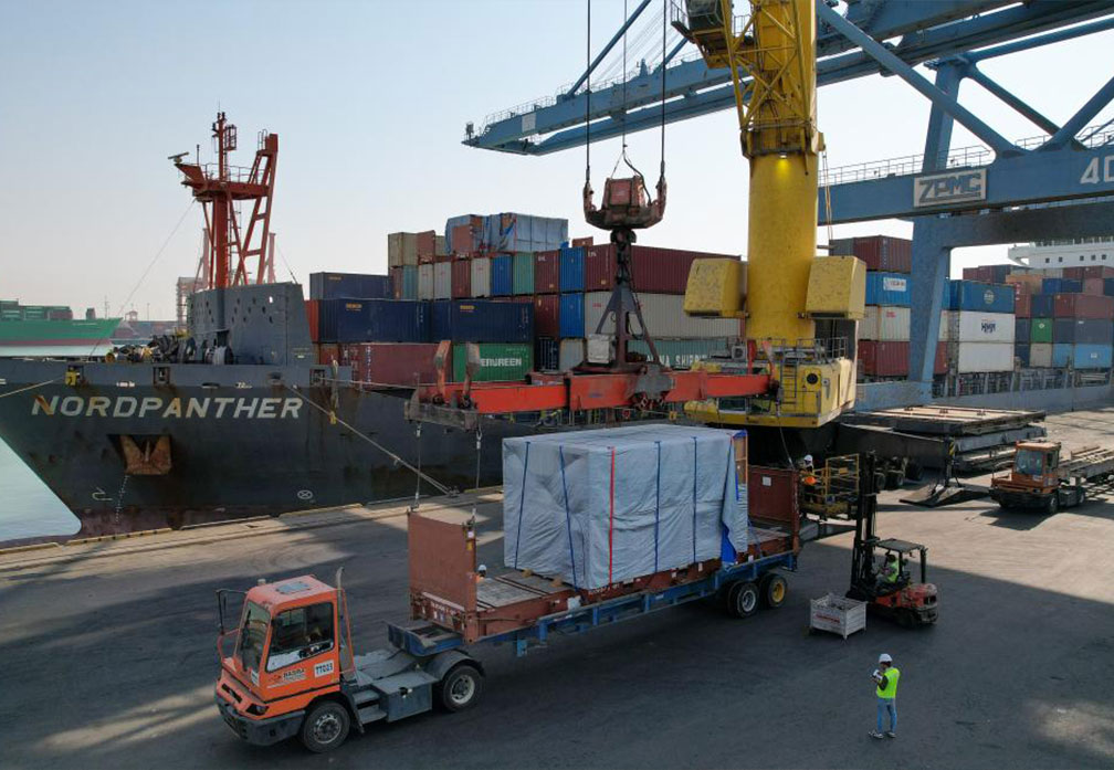 ميناء أم قصر: بوابة العراق الاستراتيجية للتجارة الدولية