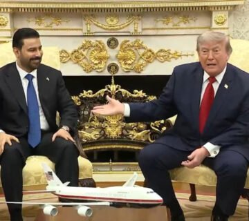 دونالد ترامب يتحدث في لقاء رسمي بحضور رئيس العراق علي الزيدي في بيت البيض الواشنطن
