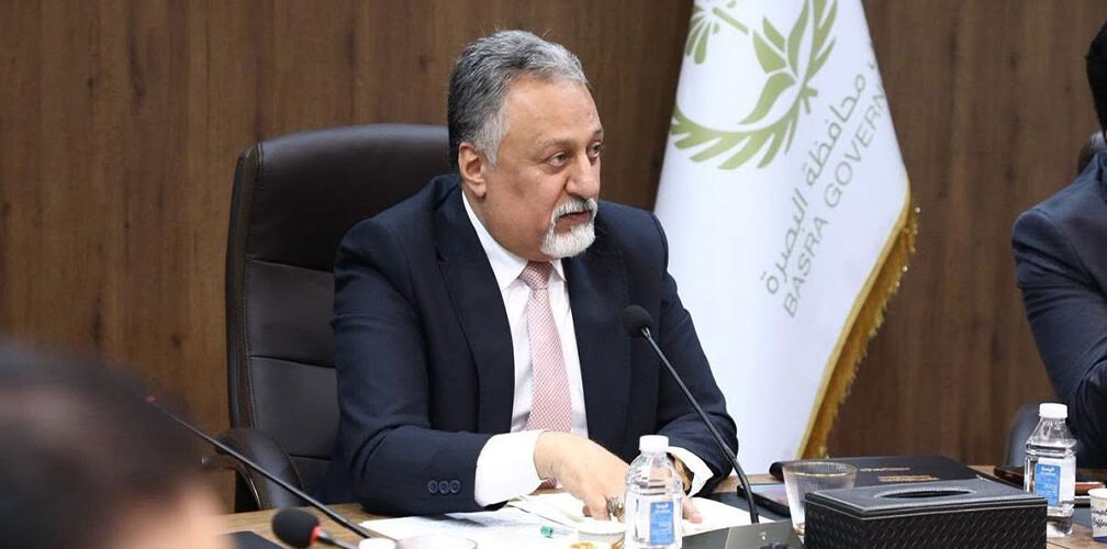 نائب رئيس مجلس محافظة البصرة أسامة السعد خلال اجتماع لمجلس المحافظة