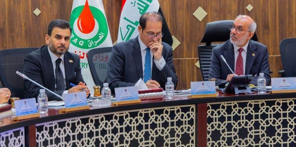 اجتماع لجنة النفط والغاز النيابية مع وزير النفط لمناقشة خطط تطوير قطاع النفط والغاز في العراق 