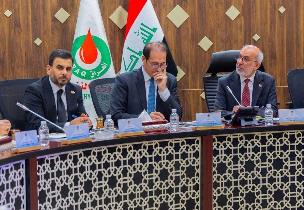 اجتماع لجنة النفط والغاز النيابية مع وزير النفط لمناقشة خطط تطوير قطاع النفط والغاز في العراق 