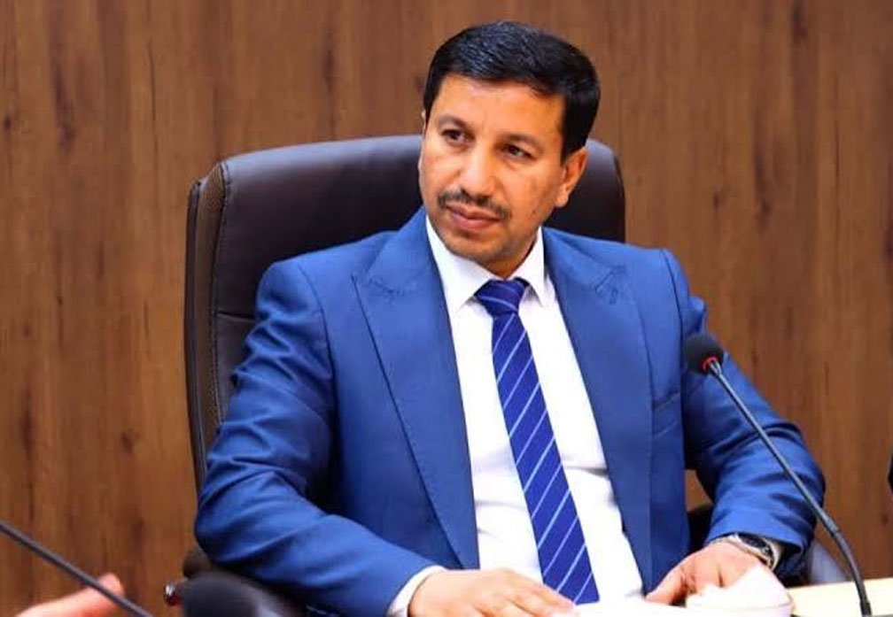 رئيس اللجنة المالية والإدارية في مجلس محافظة البصرة شكر العامري خلال اجتماع رسمي