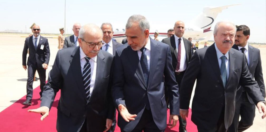 رئيس الوزراء اللبناني نواف سلام يصل إلى مطار بغداد الدولي في زيارة رسمية إلى العراق 