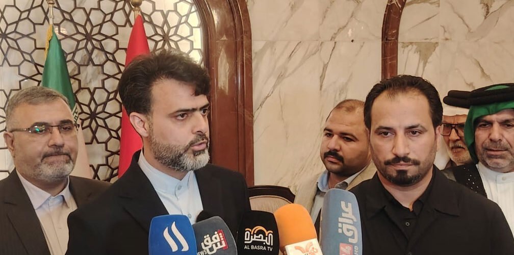 القنصل الإيراني الجديد مصطفى الطرفي خلال وصوله إلى محافظة البصرة