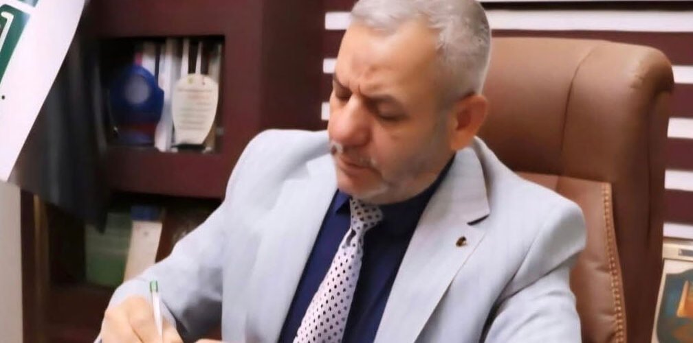مدير تربية البصرة خلال اجتماع رسمي