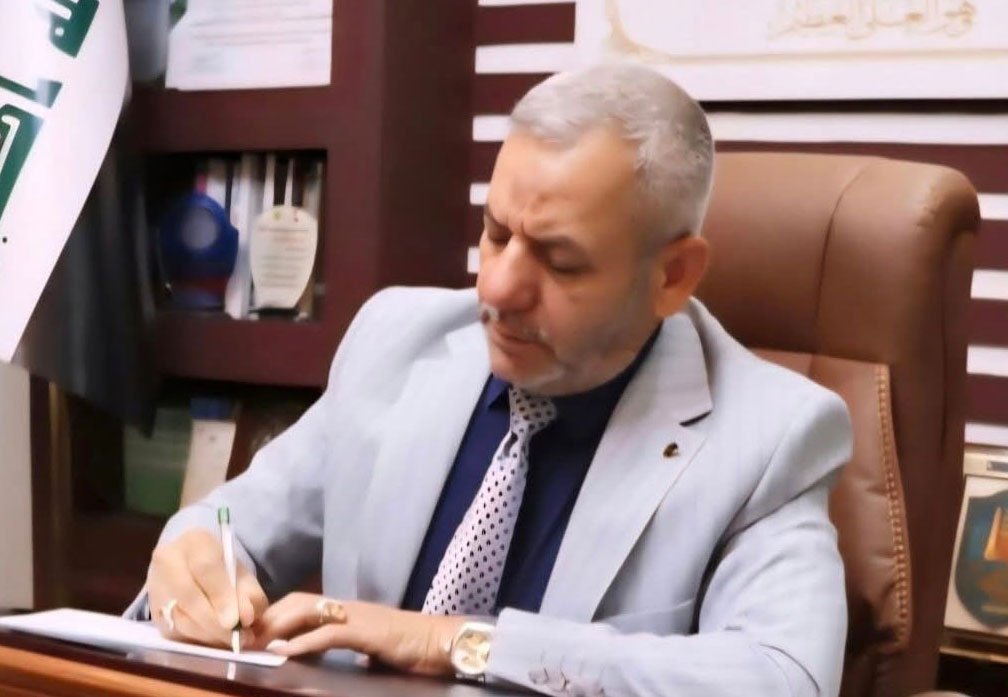 مدير تربية البصرة خلال اجتماع رسمي