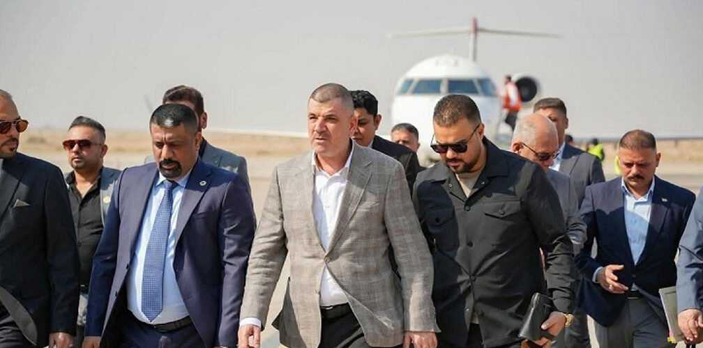 وزير النقل وهب الحسني يصل إلى البصرة لمتابعة مشاريع وخدمات الوزارة