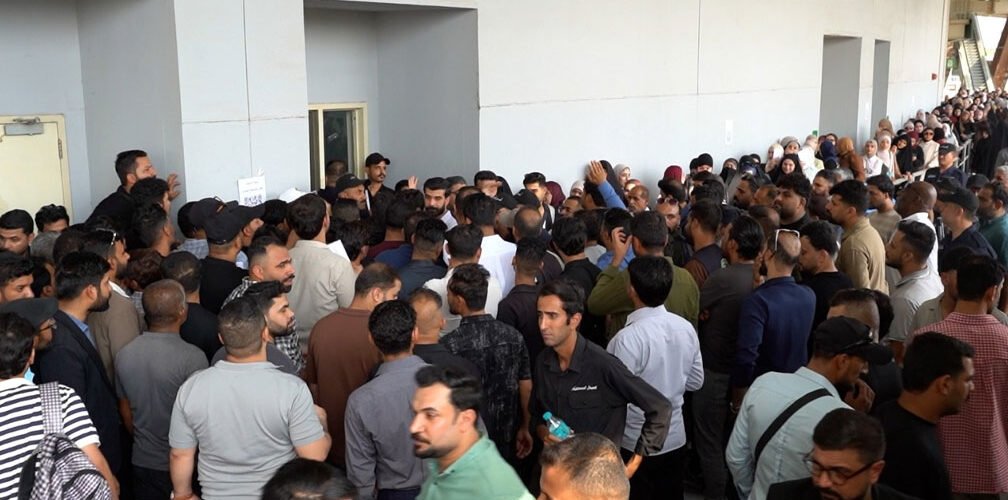 توزيع رواتب عقود 13 ألف درجة 1008x500