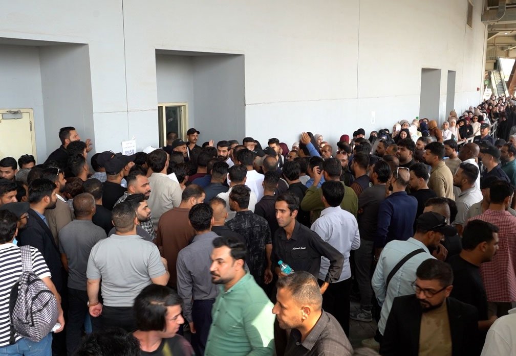 توزيع رواتب عقود 13 ألف درجة