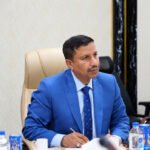 شكر العامري رئيس اللجنة المالية والإدارية في مجلس محافظة البصرة خلال اجتماع رسمي