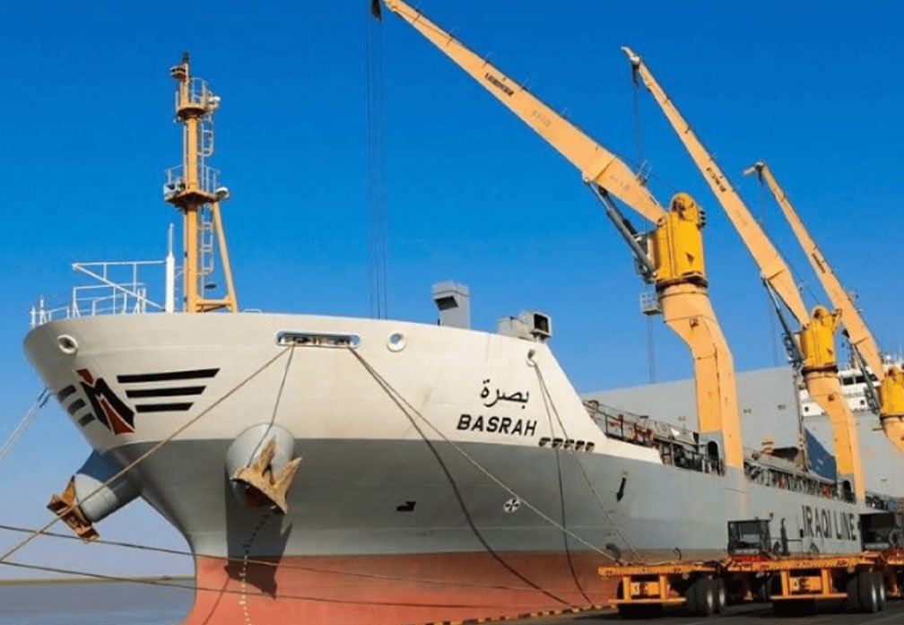سفينة الناقل البحري العراقي بصرة في ميناء عراقي
