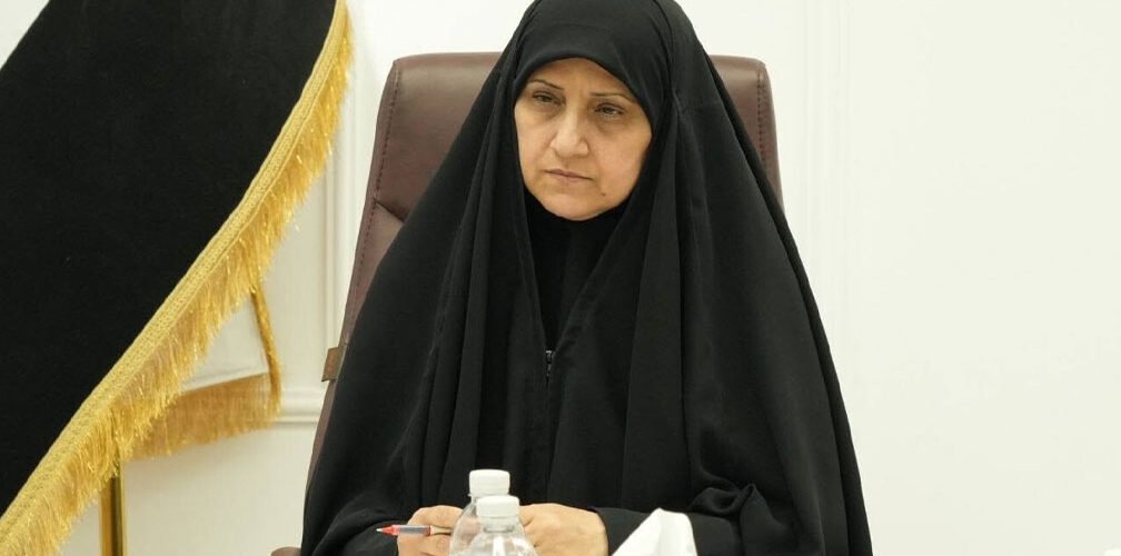 وزيرة الاتصالات السابقة، النائبة الحالية هيام الياسري في مكتبه